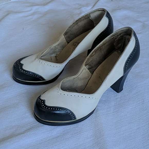 Vintage Shoes - Vintage 40s platform spectator pump heels